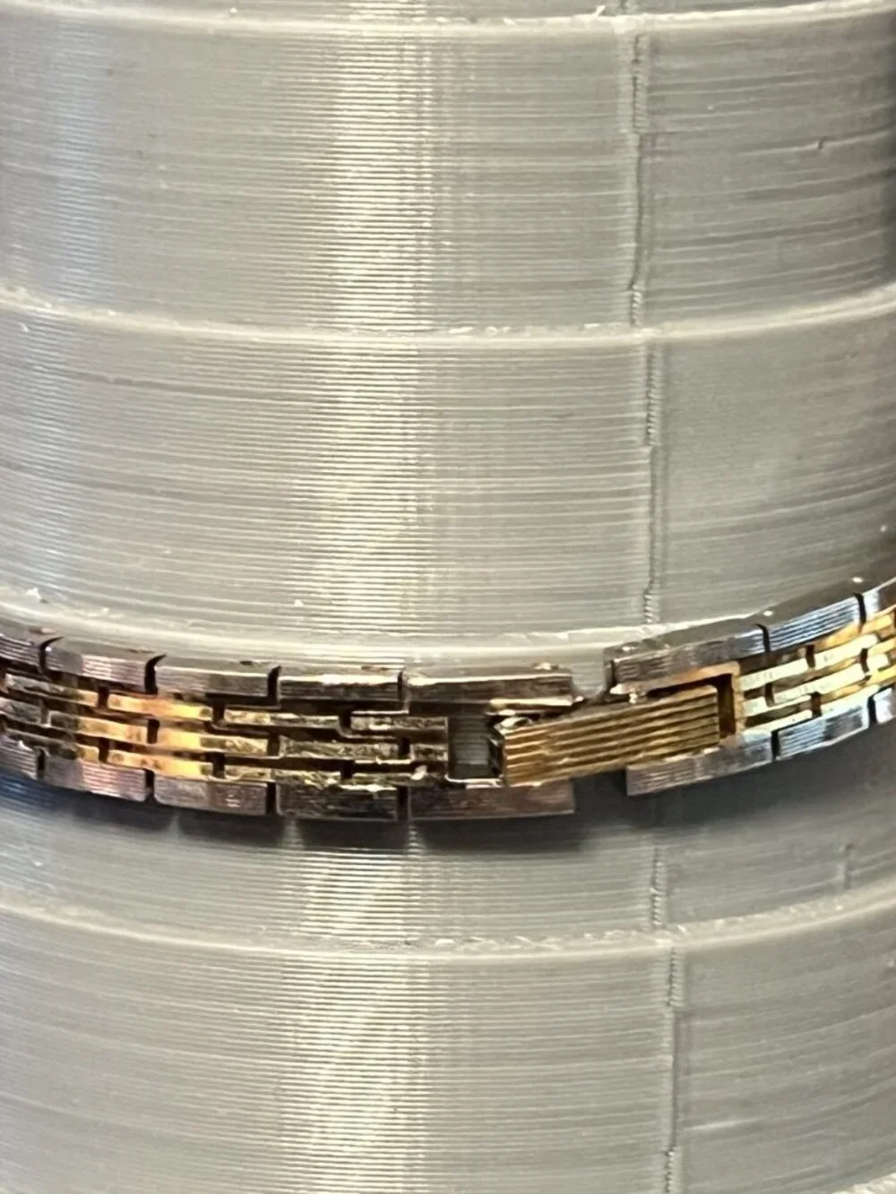 Vintage Two Tone ADVANCE QUARTZ Watch (412)